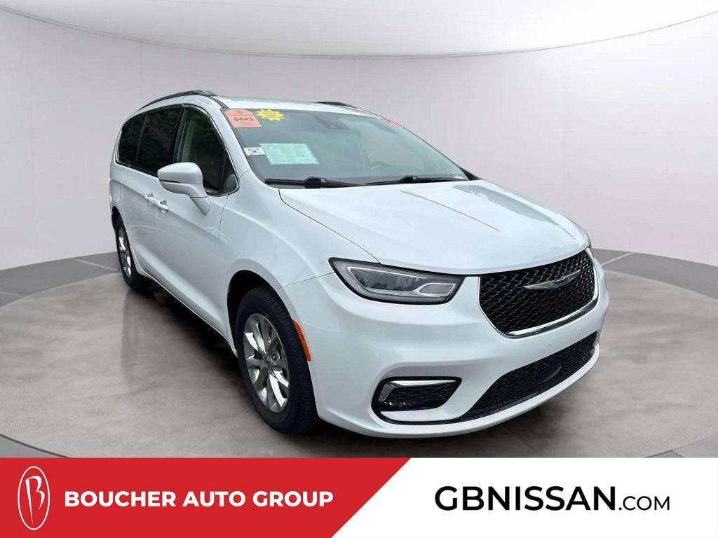 2022 Chrysler Pacifica Touring L — Minivan — 59,870 mi — Greenfield, WI