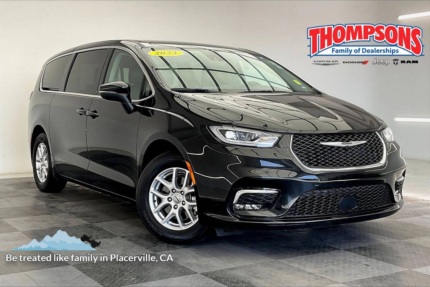 2023 Chrysler Pacifica Touring L — Minivan — 60,386 mi — Placerville, CA