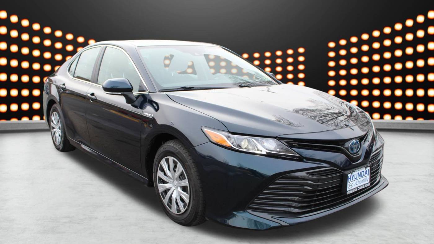 2020 Toyota Camry Hybrid LE — Sedan — 33,923 mi — Chantilly, VA