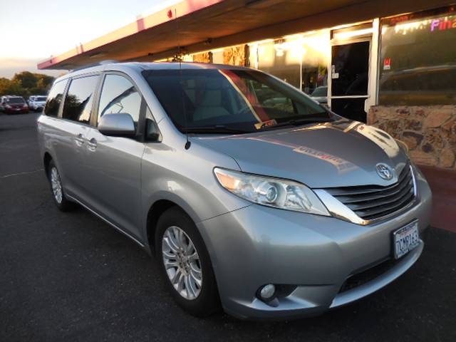2013 Toyota Sienna XLE — Minivan — 42,579 mi — Fremont, CA