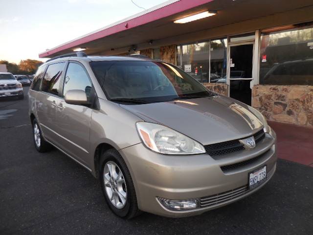 2005 Toyota Sienna XLE — Minivan — 110,131 mi — Fremont, CA