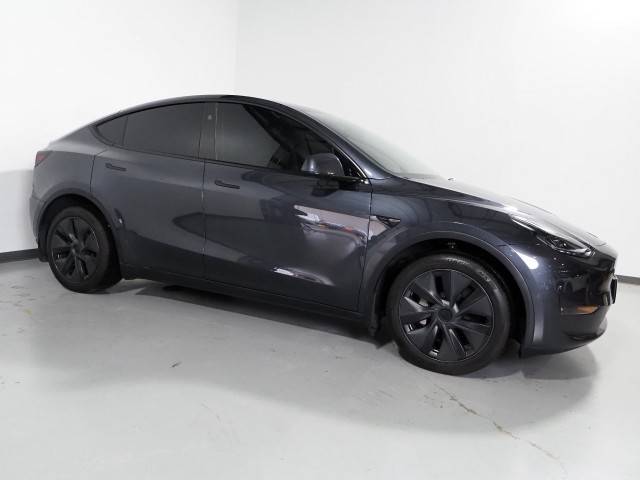 2025 Tesla Model Y Long Range — SUV — 17,056 mi — Round Rock, TX