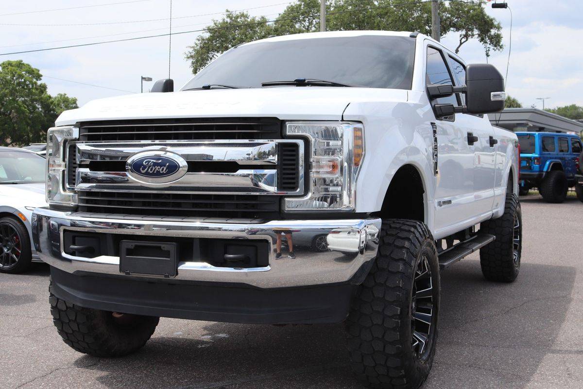 2019 Ford Super Duty F-250 XL — Pickup Truck — 71,978 mi — Tampa, FL