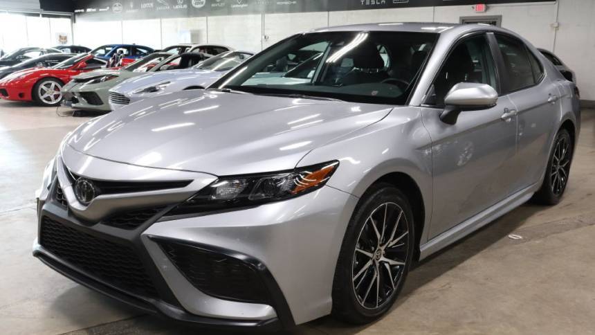 2021 Toyota Camry SE — Sedan — 22,090 mi — Tampa, FL