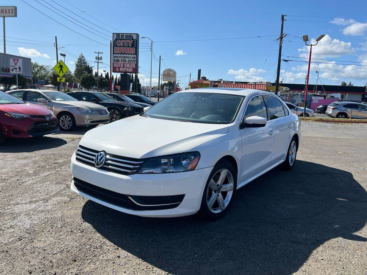 2013 Volkswagen Passat SE — Sedan — 124,572 mi — Hayward, CA