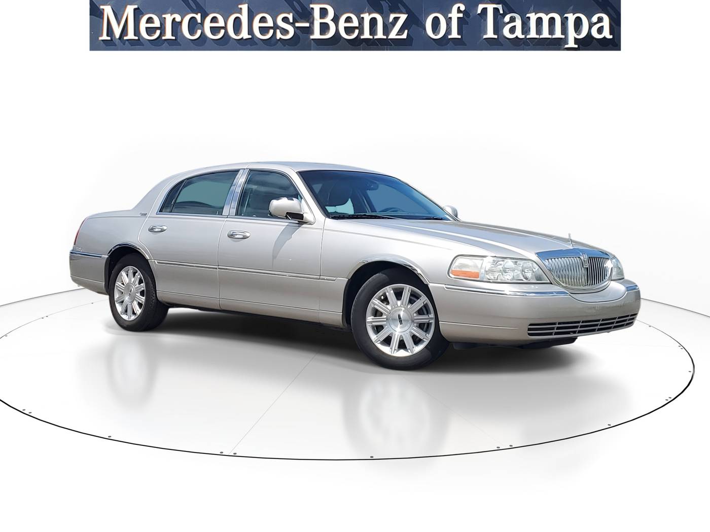 2011 Lincoln Town Car Signature Limited — Sedan — 64,184 mi — Tampa, FL