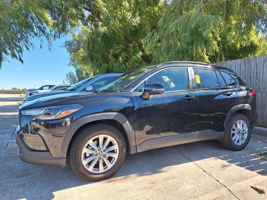 2025 Toyota Corolla Cross LE — SUV — 18,515 mi — New Orleans, LA