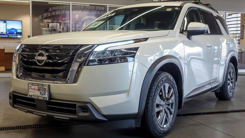 2022 Nissan Pathfinder SV — SUV — 27,683 mi — Downers Grove, IL