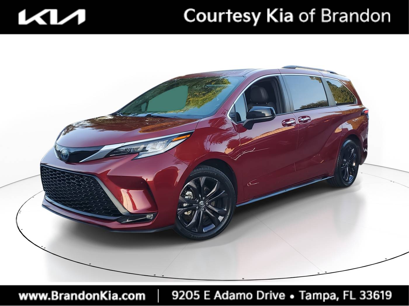 2022 Toyota Sienna XSE — Minivan — 72,938 mi — Tampa, FL