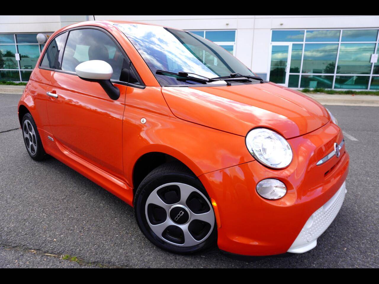 2017 FIAT 500e Base — Hatchback — 18,906 mi — Chantilly, VA