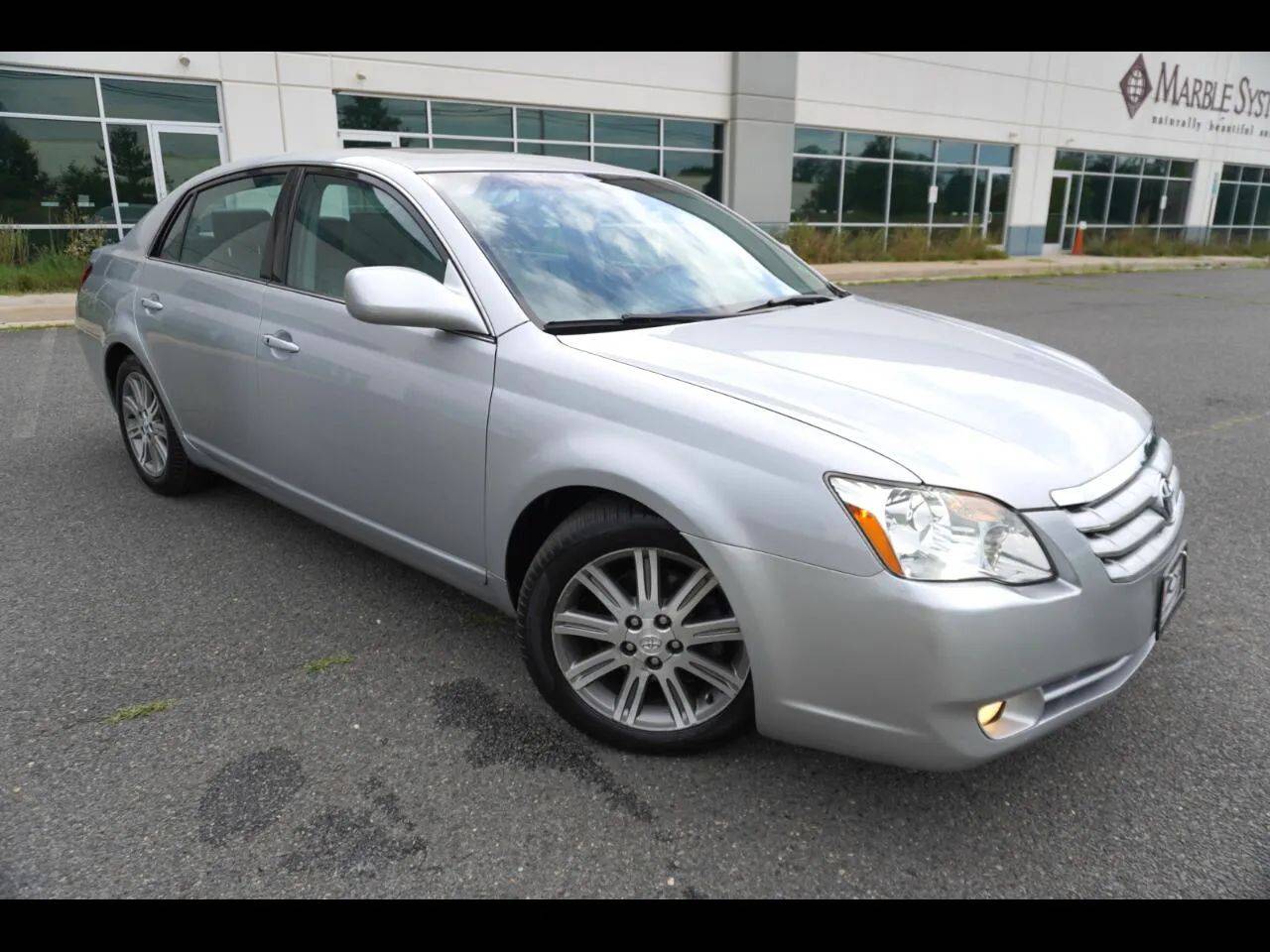 2005 Toyota Avalon XL — Sedan — 76,598 mi — Chantilly, VA