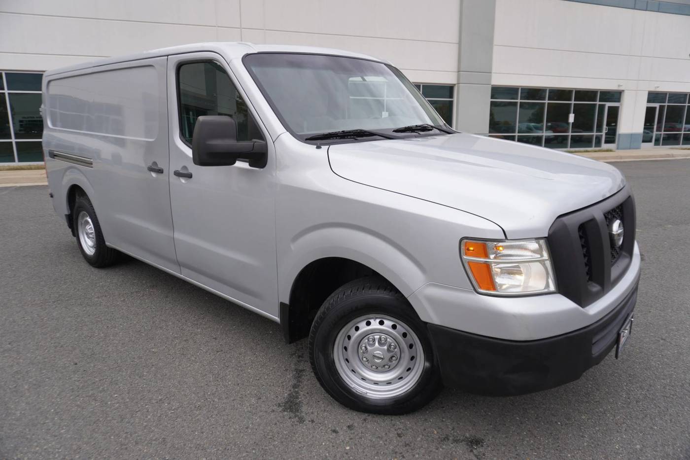 2018 Nissan NV Cargo NV2500 HD S — Cargo Van — 82,273 mi — Chantilly, VA