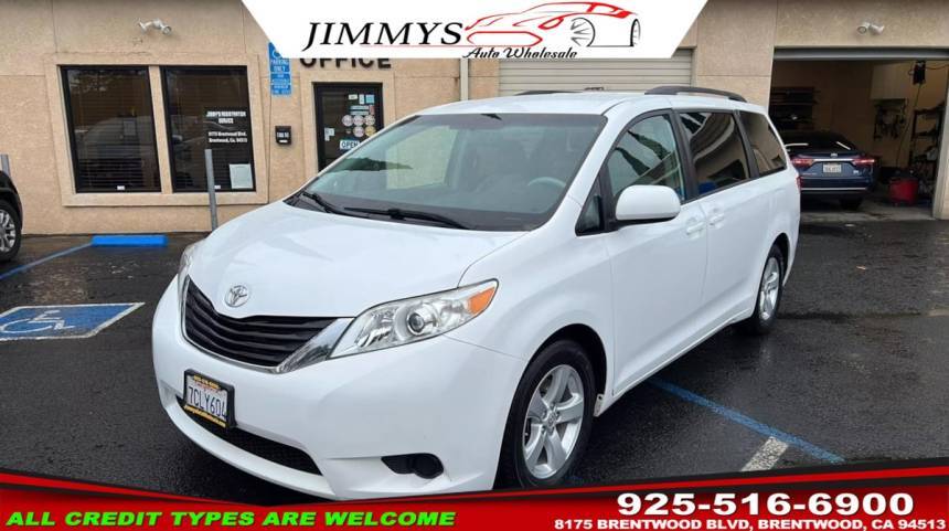 2014 Toyota Sienna LE — Minivan — 119,342 mi — Brentwood, CA