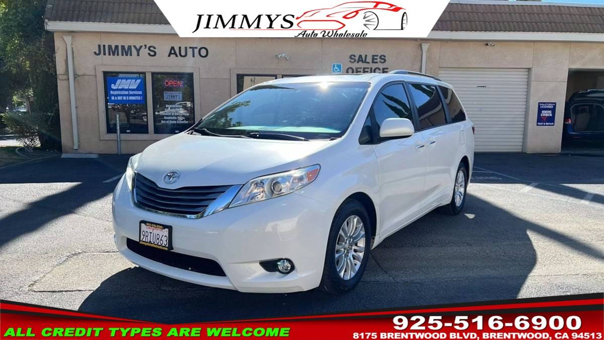 2015 Toyota Sienna XLE — Minivan — 132,276 mi — Brentwood, CA