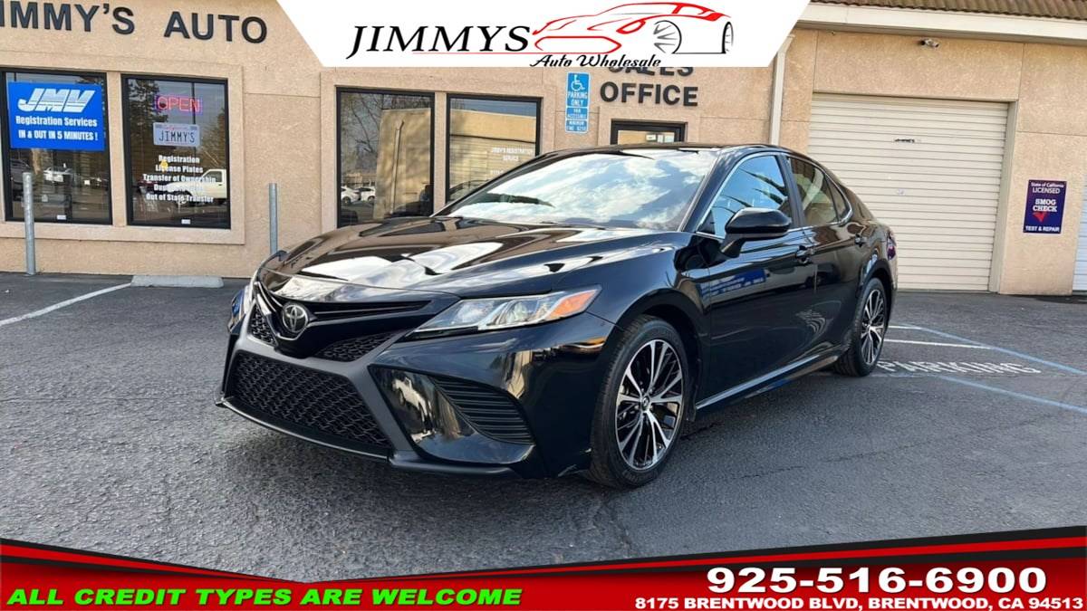 2018 Toyota Camry SE — Sedan — 154,329 mi — Brentwood, CA