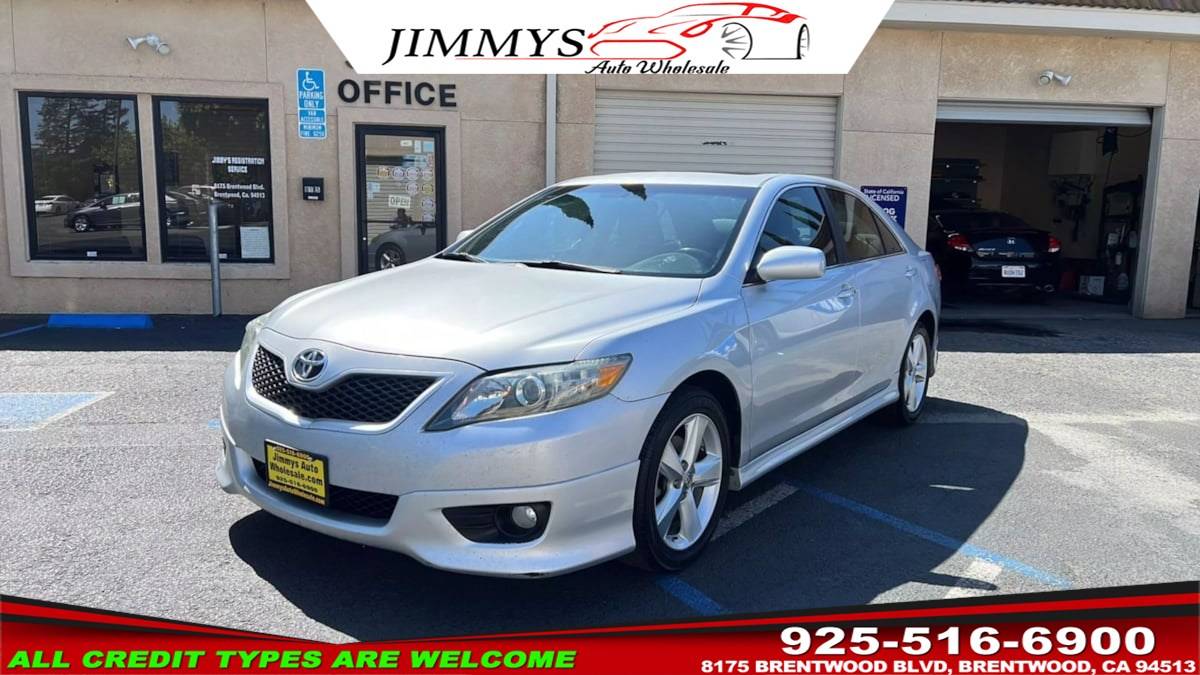2011 Toyota Camry SE — Sedan — 174,116 mi — Brentwood, CA