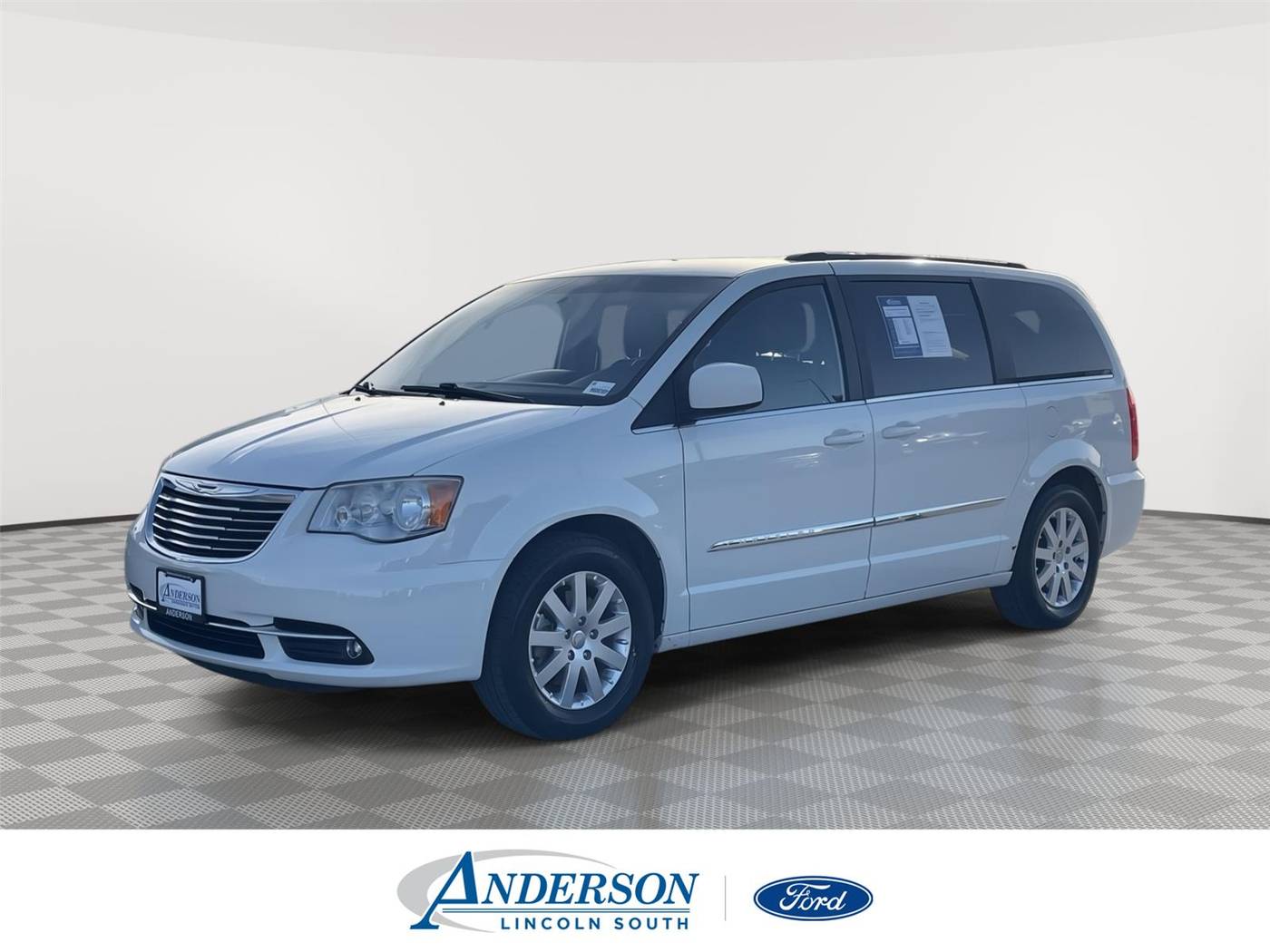 2013 Chrysler Town & Country Touring — Minivan — 124,169 mi — Lincoln, NE