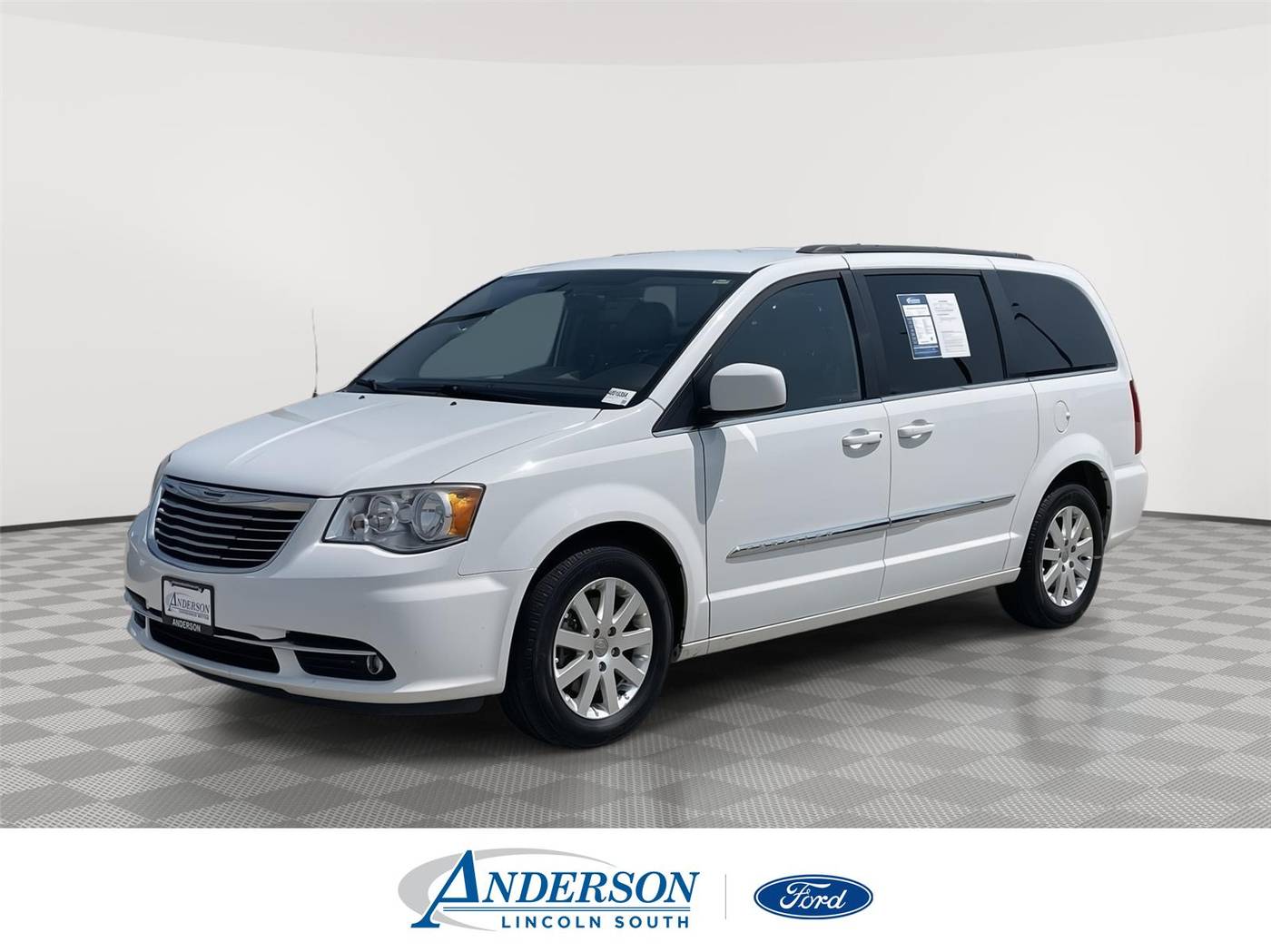 2014 Chrysler Town & Country Touring — Minivan — 144,658 mi — Lincoln, NE