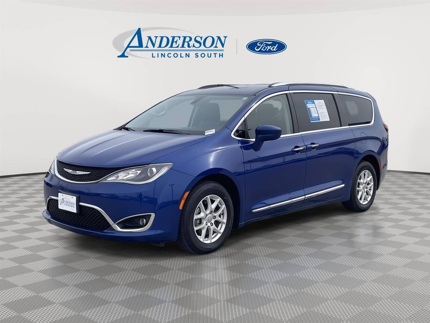 2020 Chrysler Pacifica Touring L — Minivan — 133,565 mi — Lincoln, NE