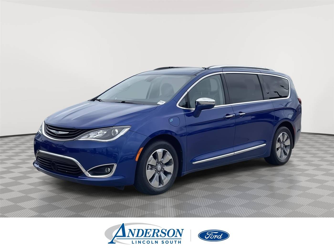 2018 Chrysler Pacifica Hybrid Limited — Minivan — 65,057 mi — Lincoln, NE
