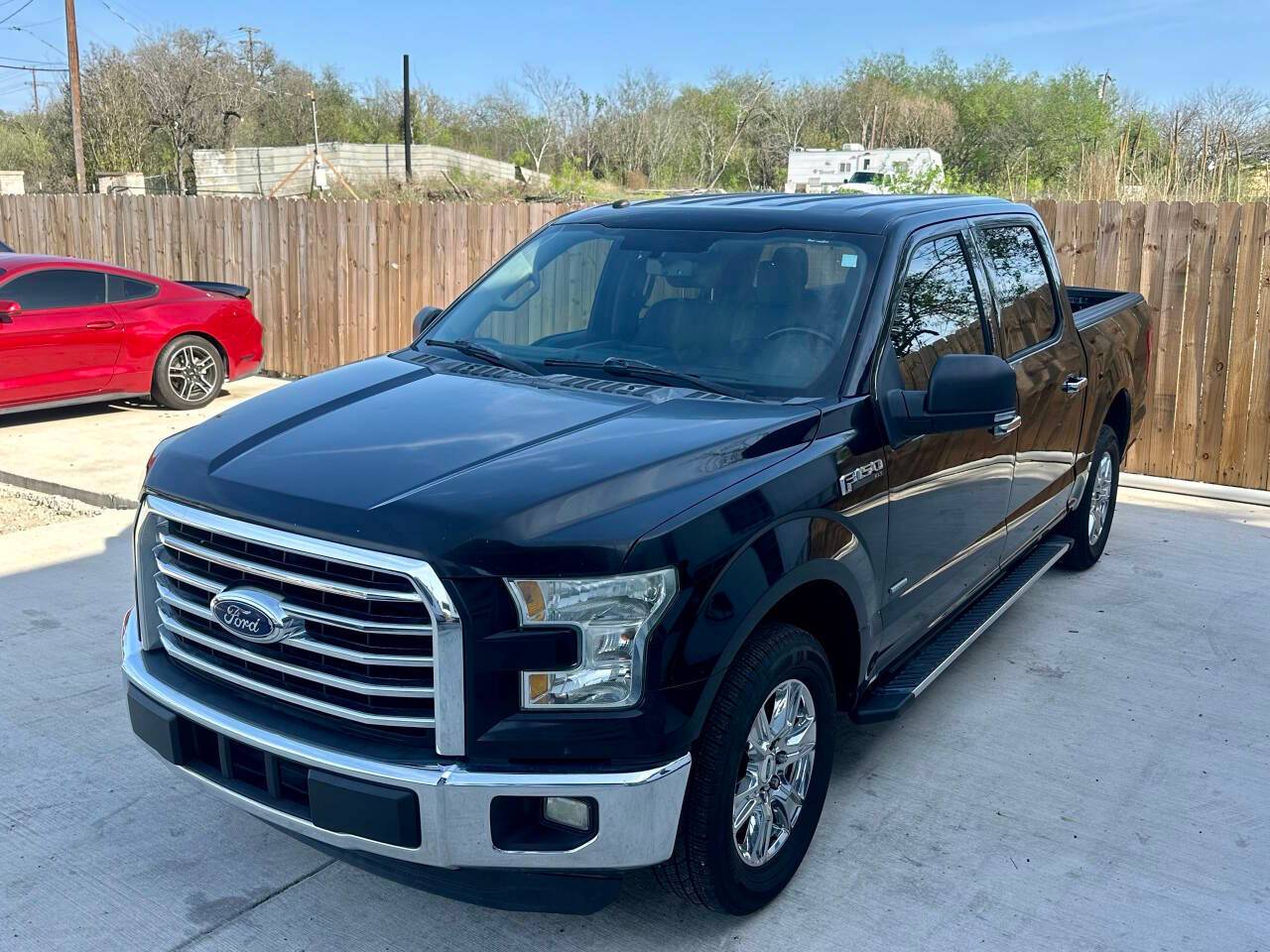 2016 Ford F-150 XLT — Pickup Truck — 136,502 mi — San Antonio, TX