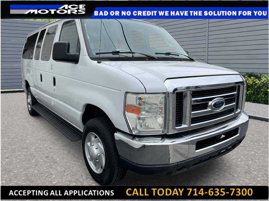 2013 Ford Econoline Wagon E-350 Super Duty XLT