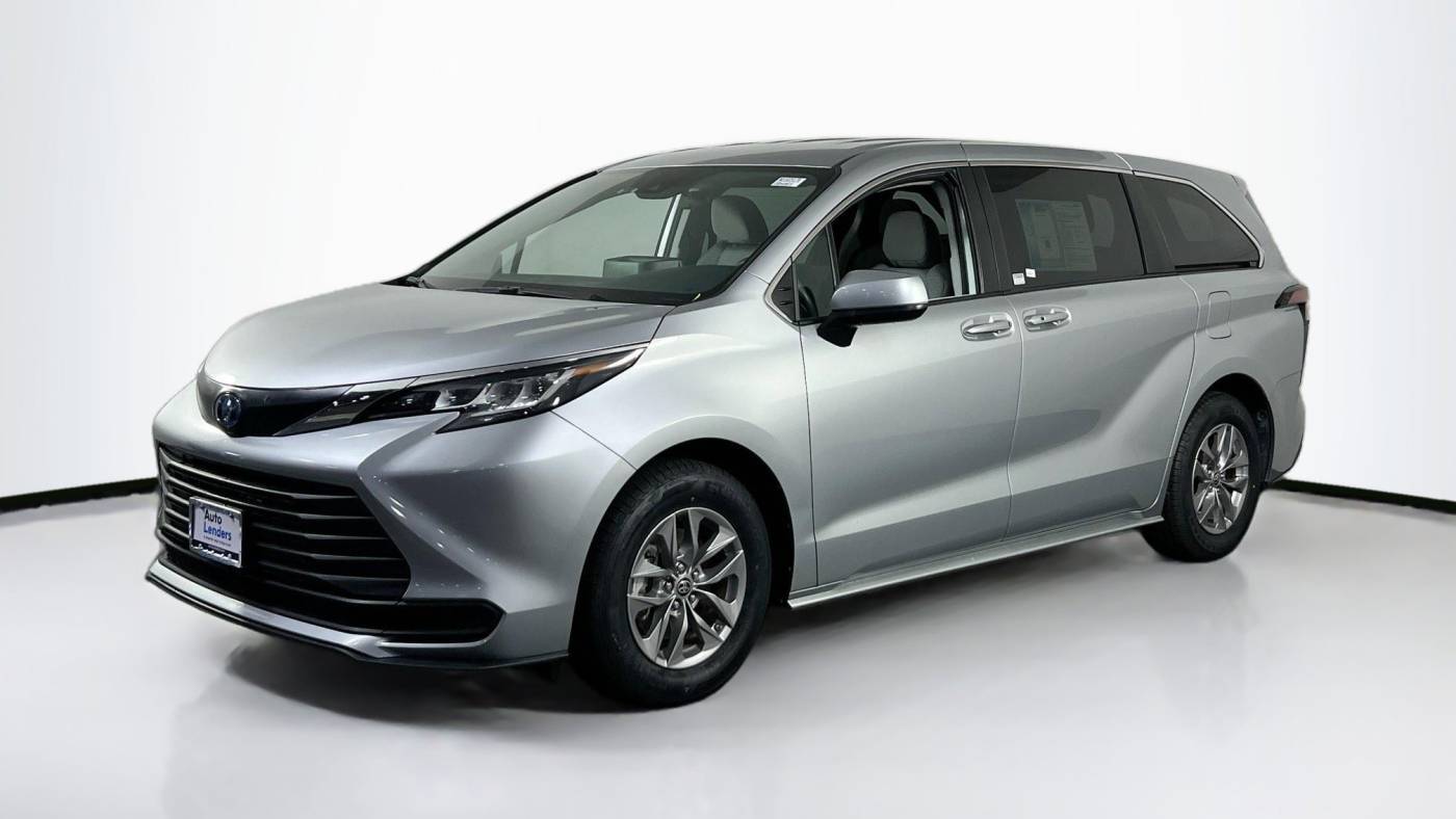 2022 Toyota Sienna LE — Minivan — 55,039 mi — Egg Harbor Twp, NJ