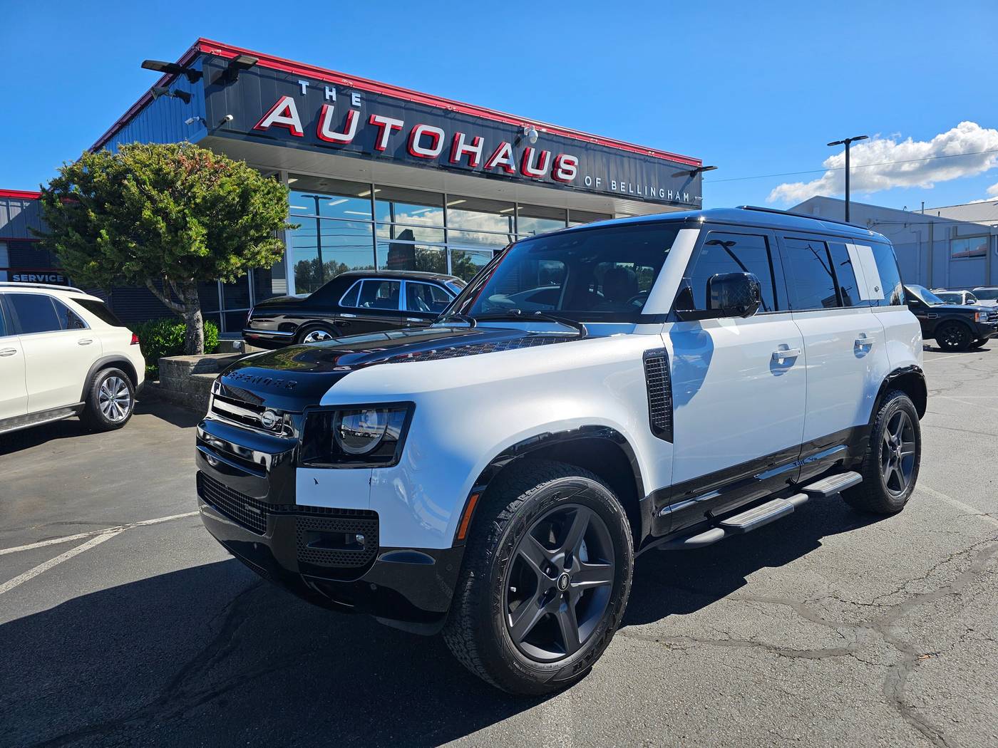 2023 Land Rover Defender X-Dynamic SE