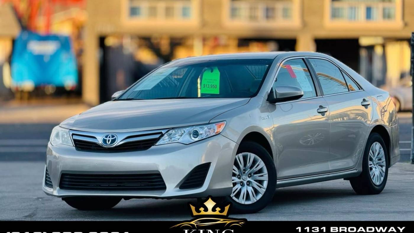2014 Toyota Camry Hybrid LE — Sedan — 57,000 mi — El Cajon, CA