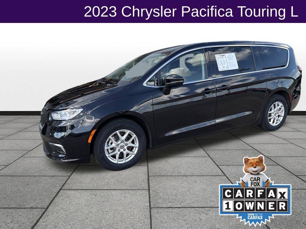 2023 Chrysler Pacifica Touring L — Minivan — 70,645 mi — Manhattan, KS