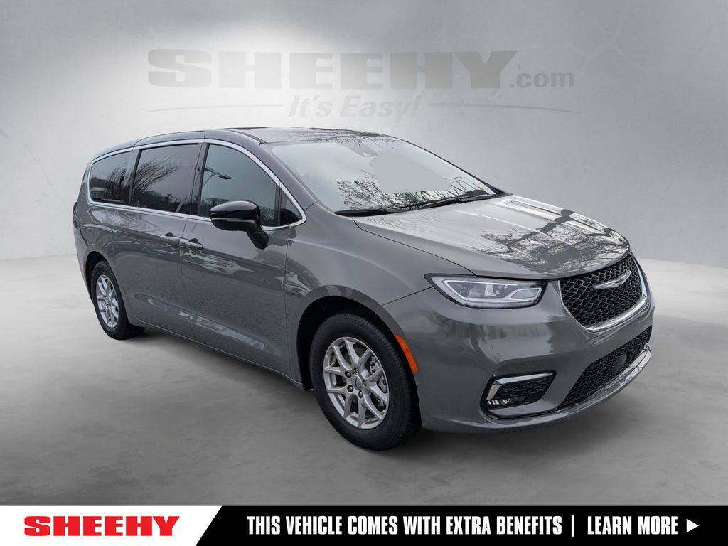 2025 Chrysler Pacifica Select — Minivan — 32,784 mi — Cockeyesville, MD