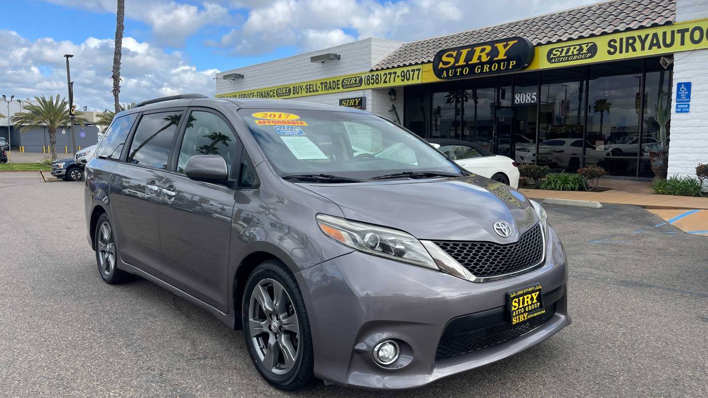 2017 Toyota Sienna SE — Minivan — 105,153 mi — San Diego, CA