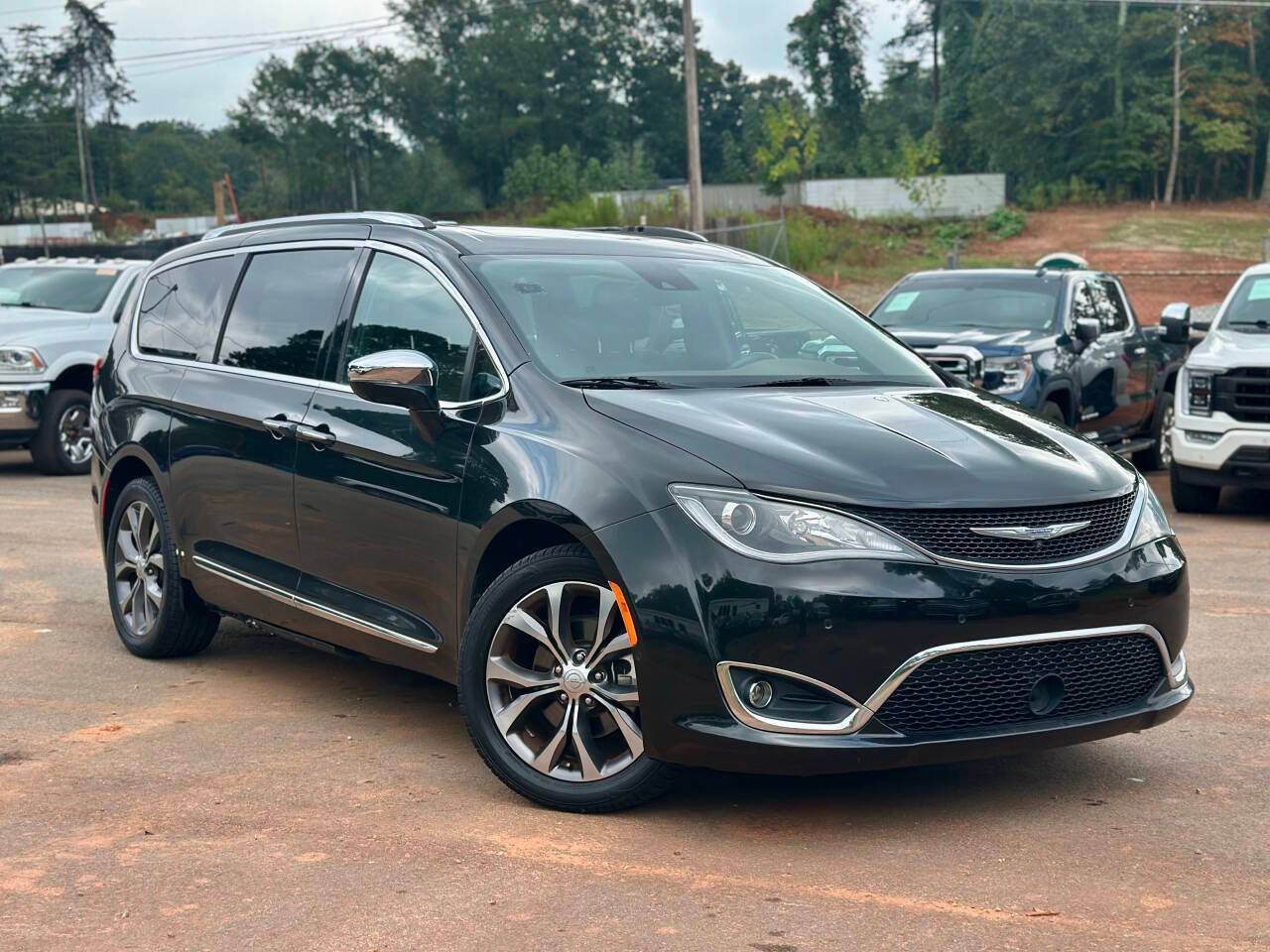 2017 Chrysler Pacifica Limited — Minivan — 98,058 mi — Gainsville, GA