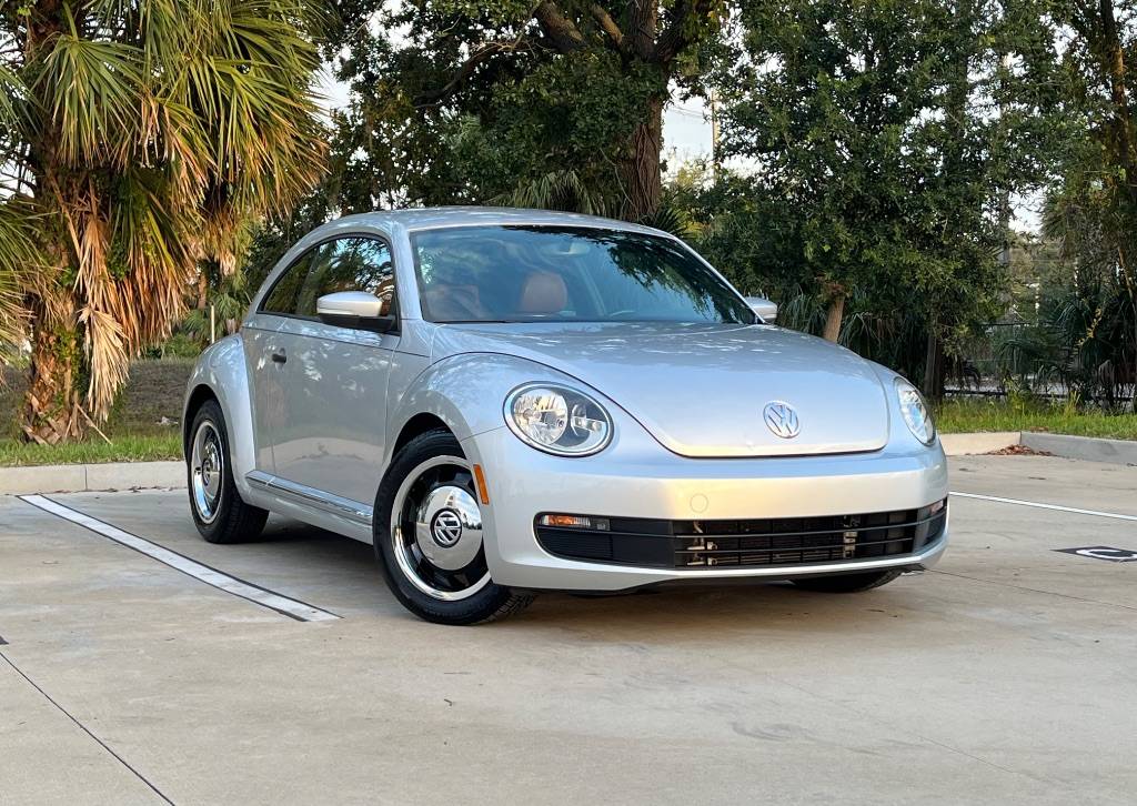 2015 Volkswagen Beetle 1.8T Classic — Hatchback — 79,540 mi — Tampa, FL