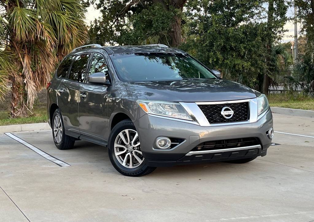 2015 Nissan Pathfinder SV — SUV — 102,181 mi — Tampa, FL