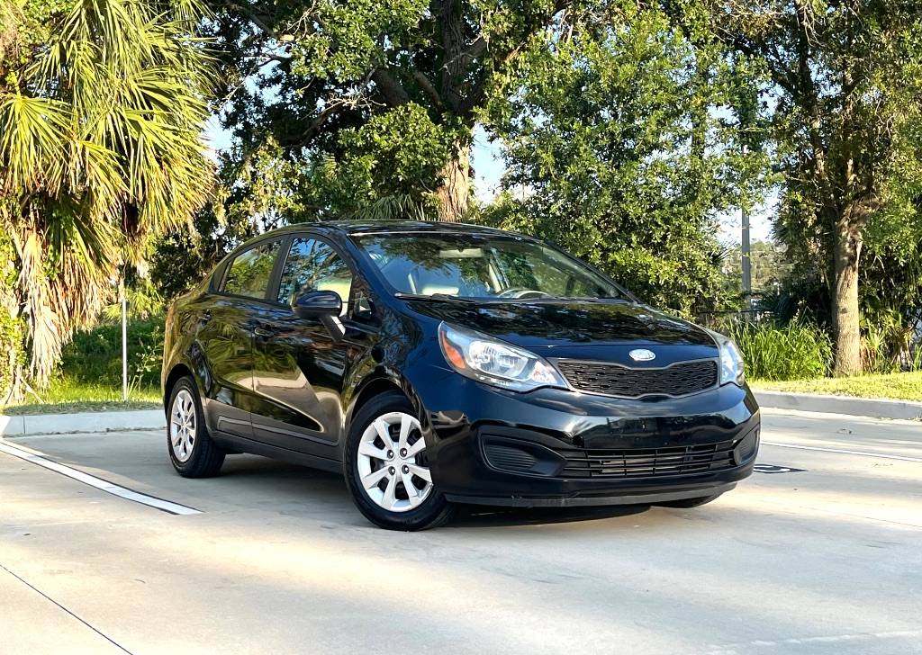 2013 Kia Rio LX — Sedan — 101,418 mi — Tampa, FL