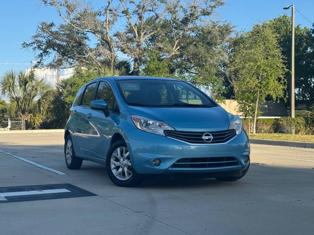 2015 Nissan Versa 1.6 SV — Hatchback — 82,426 mi — Tampa, FL