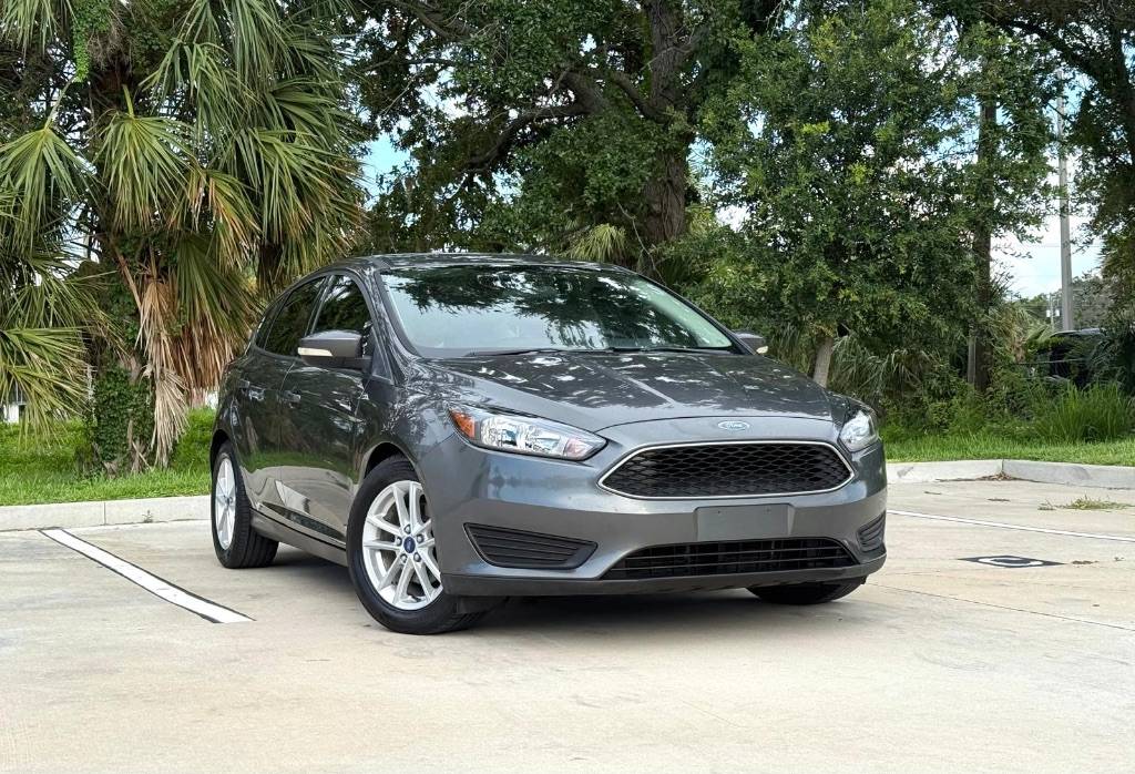 2015 Ford Focus SE — Hatchback — 111,651 mi — Tampa, FL