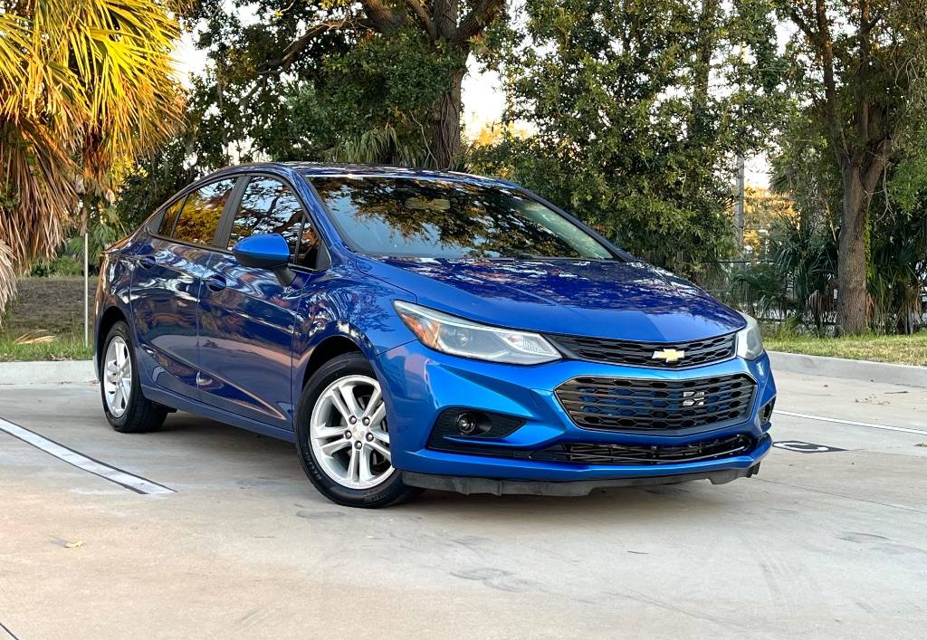 2018 Chevrolet Cruze LT — Sedan — 101,501 mi — Tampa, FL