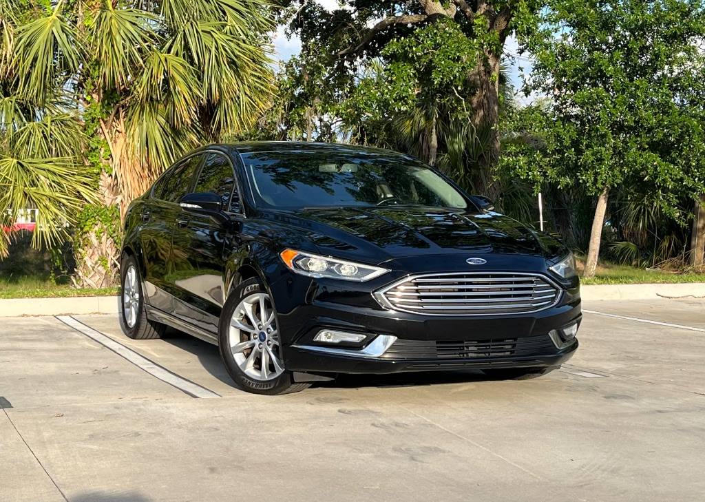 2017 Ford Fusion SE — Sedan — 106,749 mi — Tampa, FL