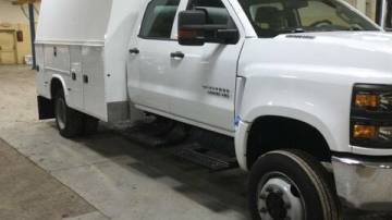 2022 Chevrolet Silverado MD LT — Chassis Cab Truck — 46,297 mi — Fort Wayne, IN