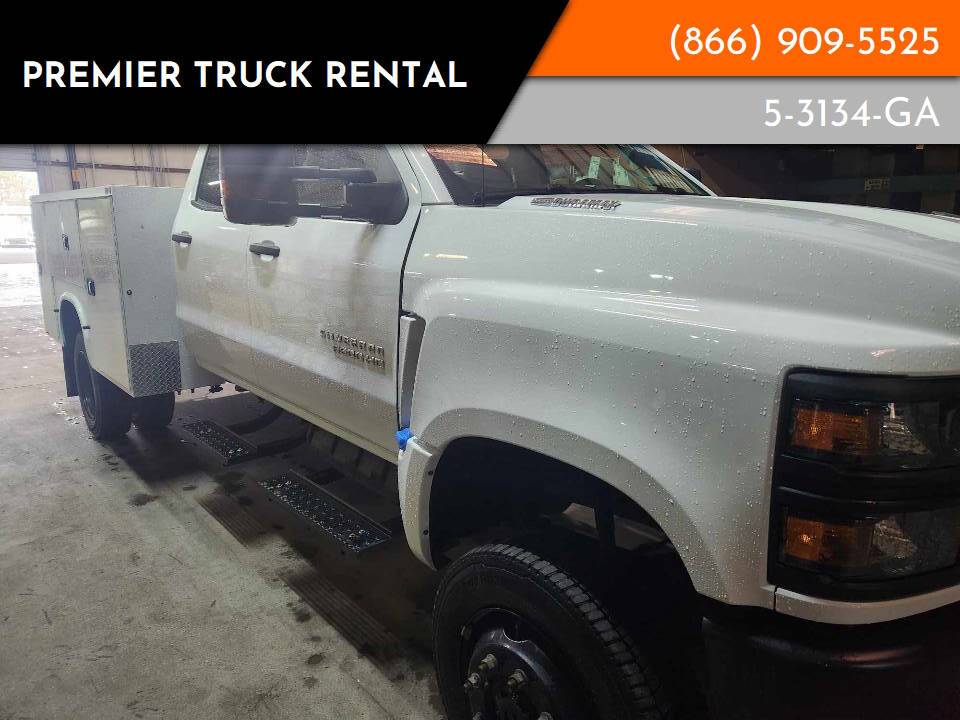 2022 Chevrolet Silverado MD LT — Chassis Cab Truck — 4,498 mi — Fort Wayne, IN