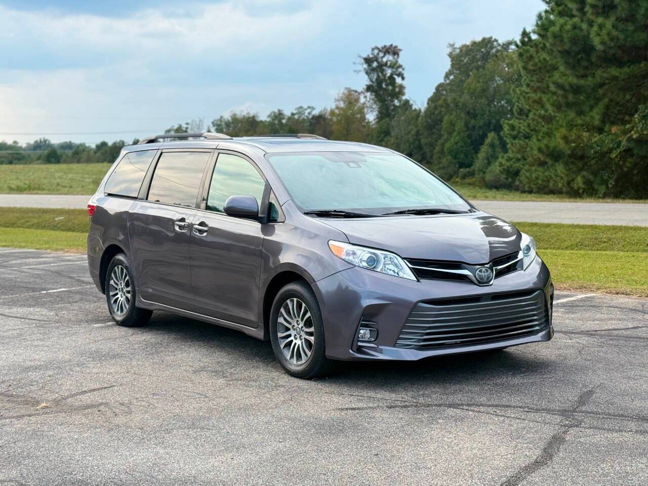 2020 Toyota Sienna XLE — Minivan — 118,958 mi — Reidsville, NC