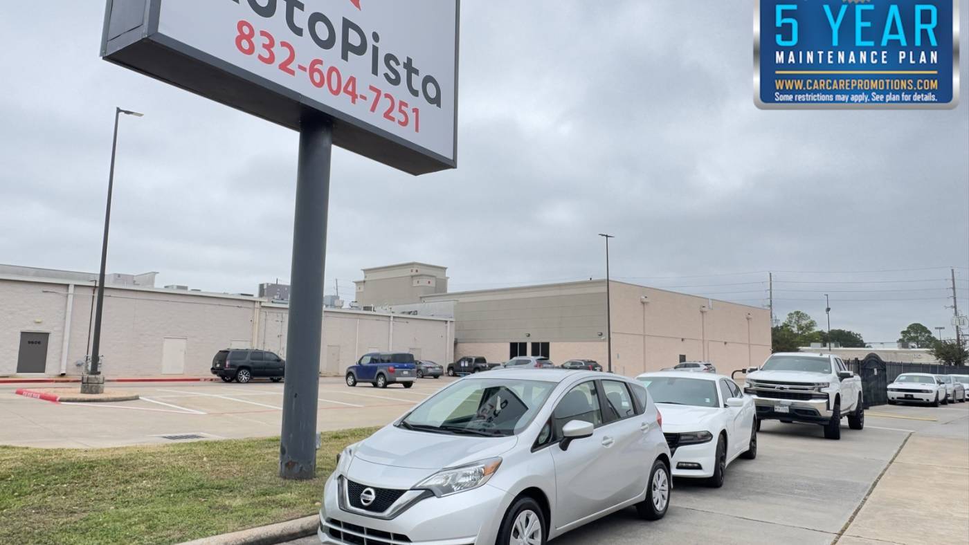 2017 Nissan Versa 1.6 SV — Hatchback — 92,455 mi — Houston, TX