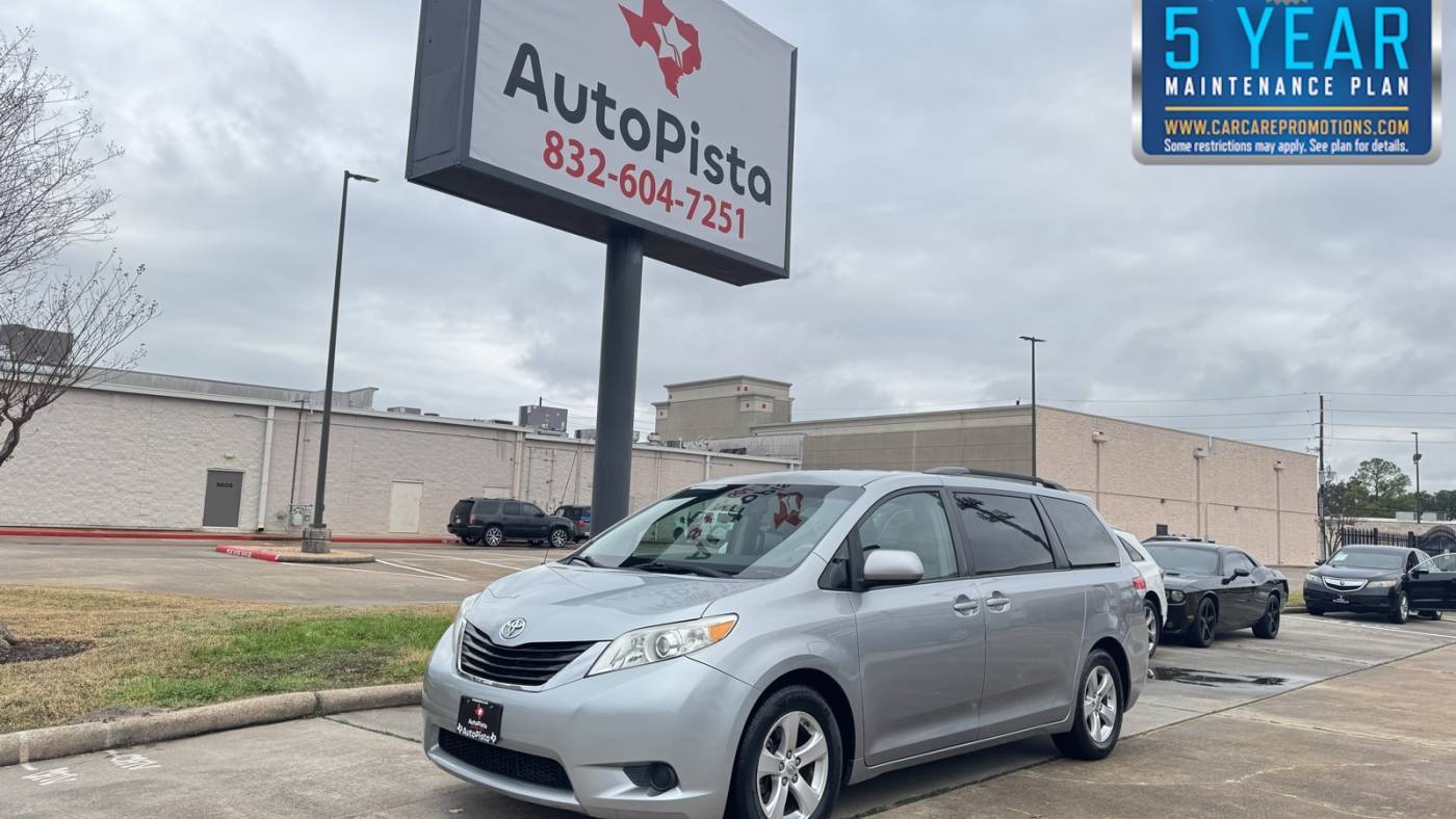 2013 Toyota Sienna LE — Minivan — 184,936 mi — Houston, TX