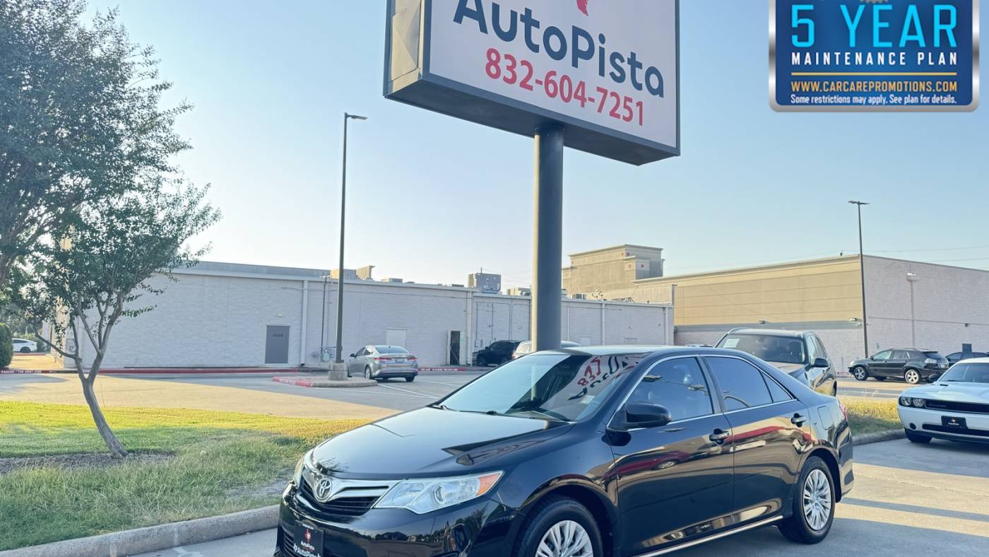 2014 Toyota Camry LE — Sedan — 149,348 mi — Houston, TX
