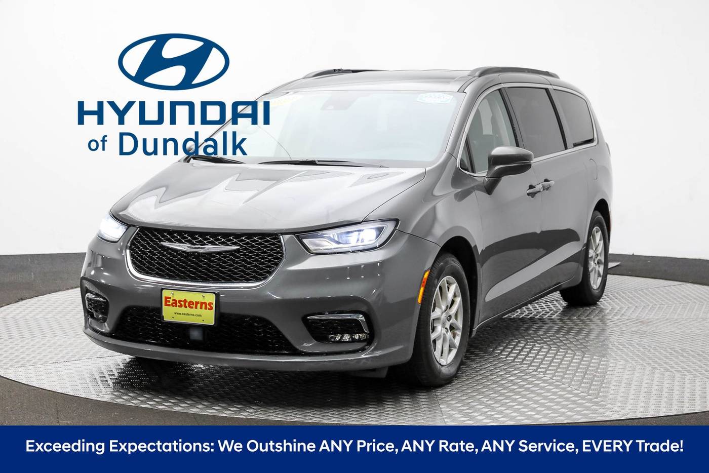 2022 Chrysler Pacifica Touring L — Minivan — 68,139 mi — Baltimore, MD