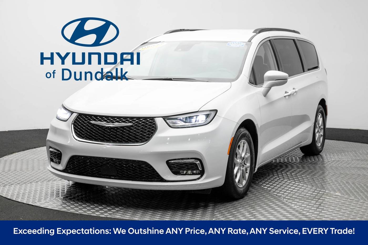 2022 Chrysler Pacifica Touring L — Minivan — 64,155 mi — Baltimore, MD