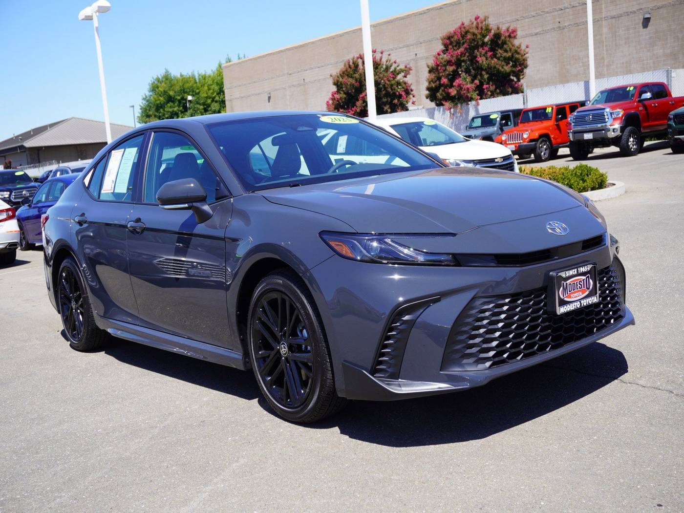 2025 Toyota Camry Hybrid SE — Sedan — 16 mi — Modesto, CA
