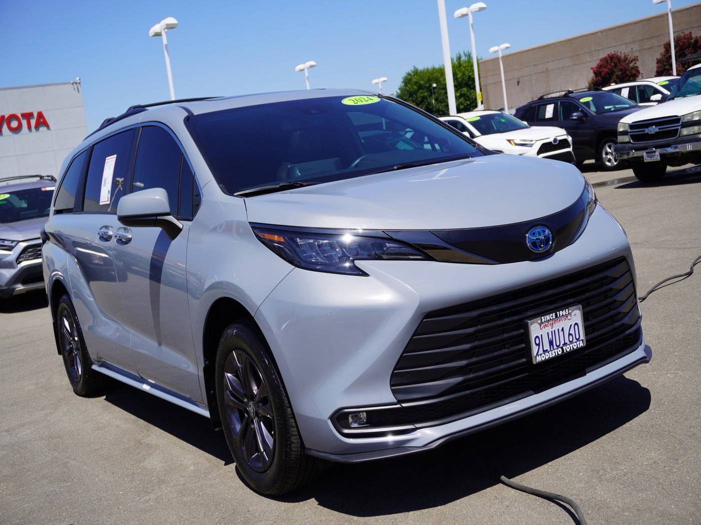 2024 Toyota Sienna Woodland Edition — Minivan — 24,978 mi — Modesto, CA